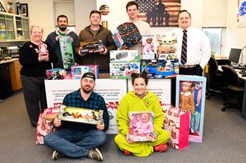 Wor-Wic veteran students donate toys